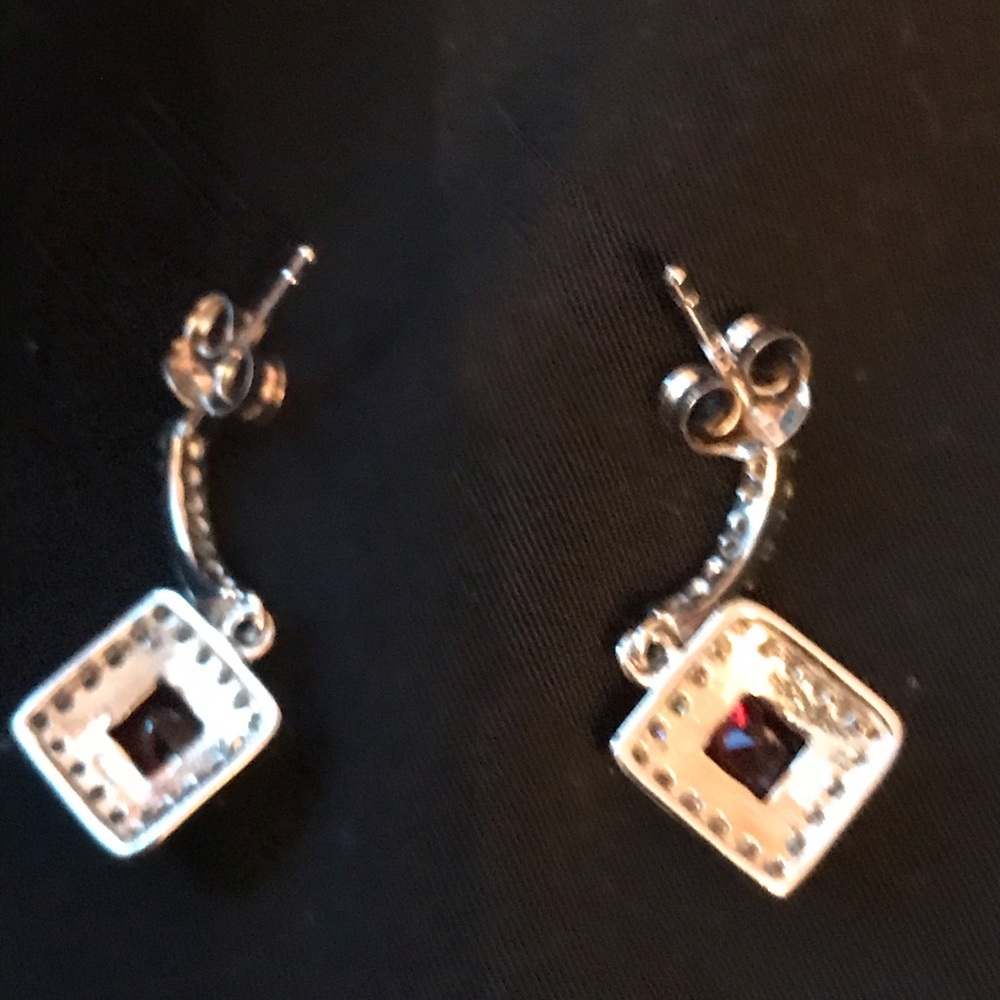 Ruby red earring set - Picture 3 of 4